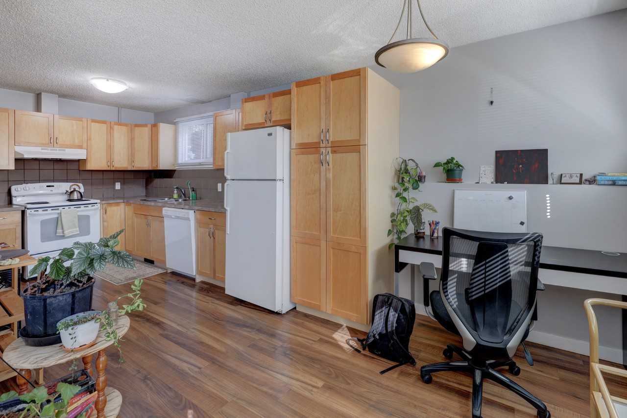 2415-B 9th Street NW - Photo 4 of 25