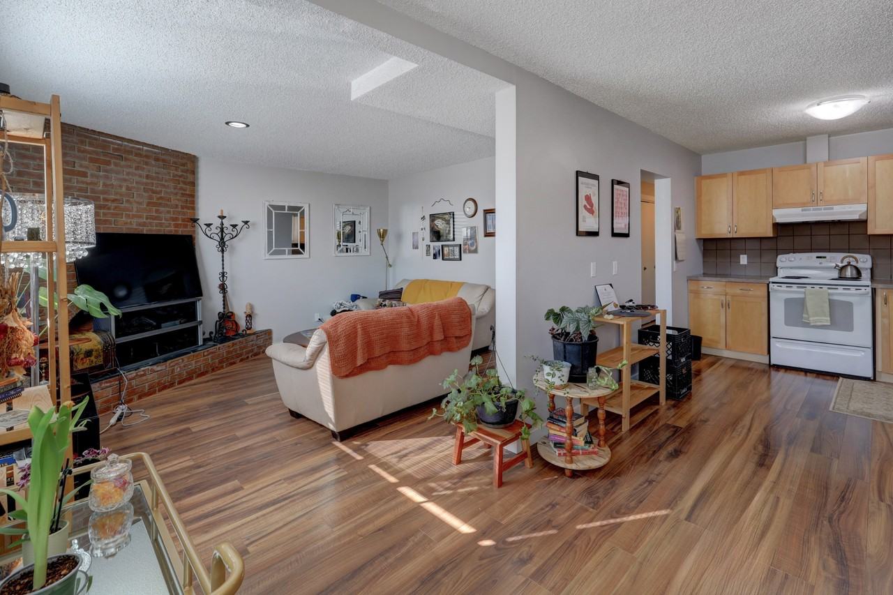 2415-B 9th Street NW - Photo 7 of 25