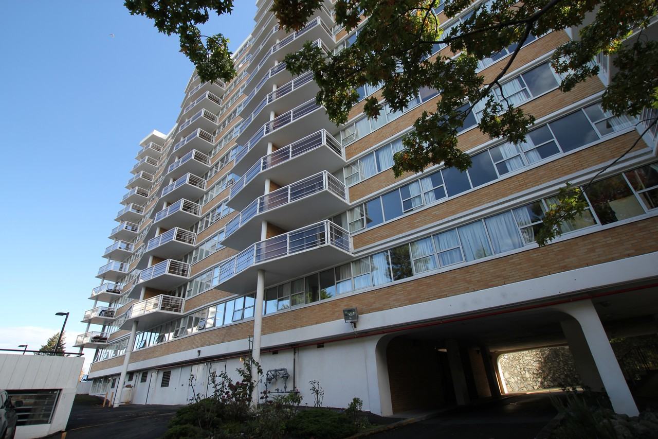 Lady Simcoe Apartments - Photo 2 of 6