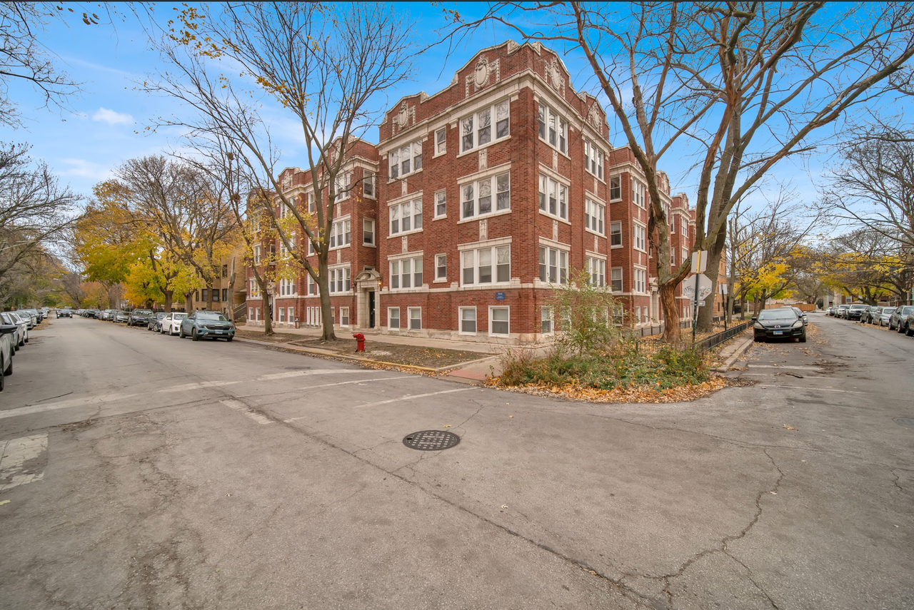 Newgard Arthur Apartments - Photo 3 of 31