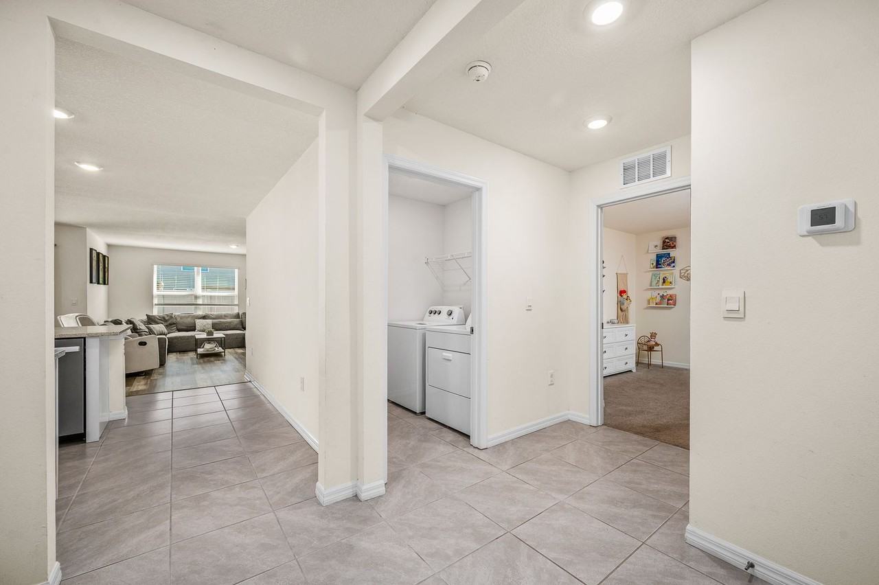 2181 Nw 247th Dr - Photo 5 of 30