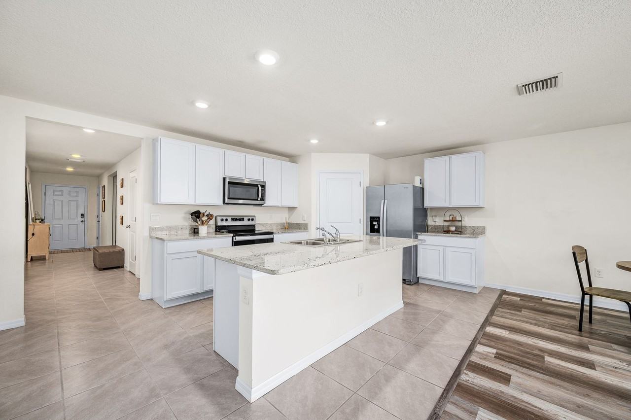 2181 Nw 247th Dr - Photo 7 of 30