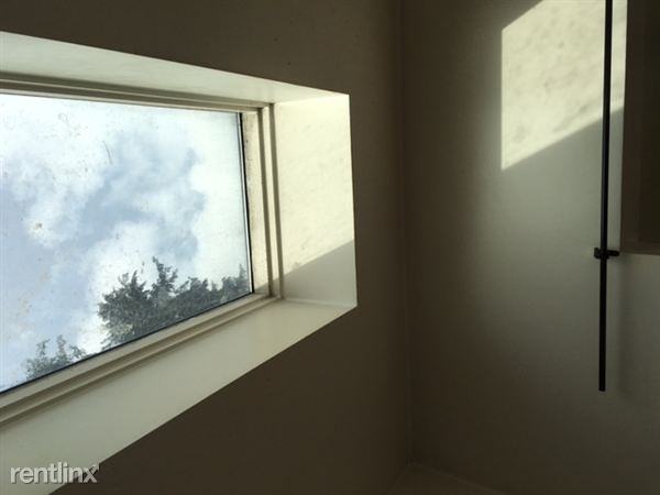 715 N 120th St - Photo 2 of 8