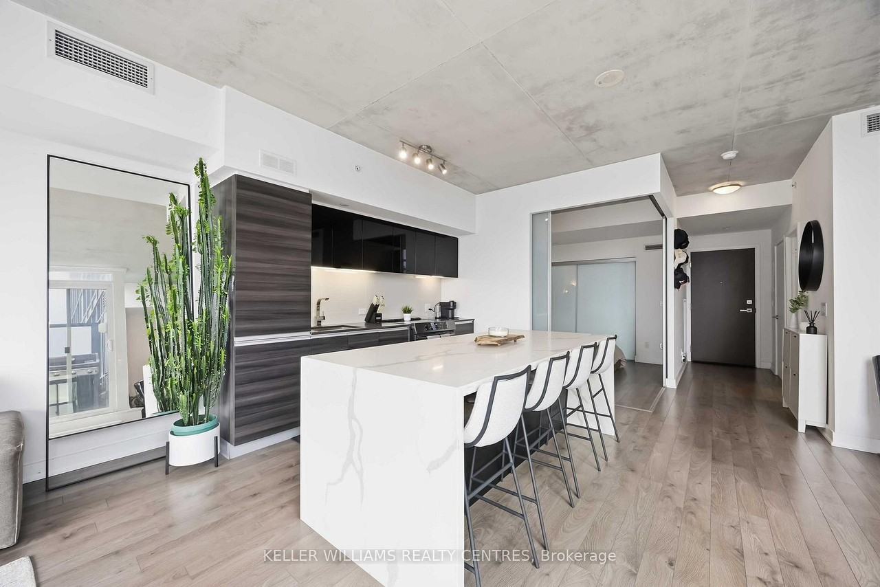 Dundas St E - Photo 3 of 13