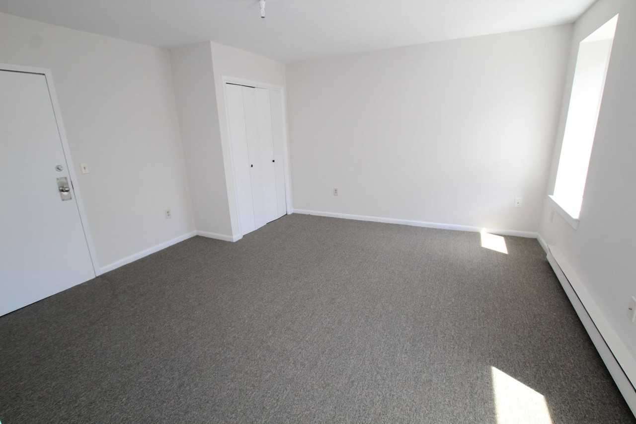 11 Broadway - Photo 3 of 12