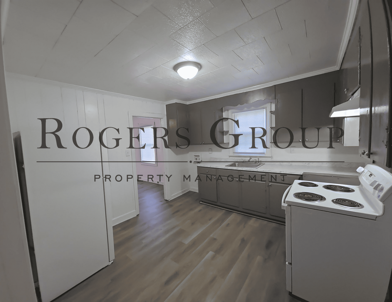 980 Burr St - Photo 2 of 11