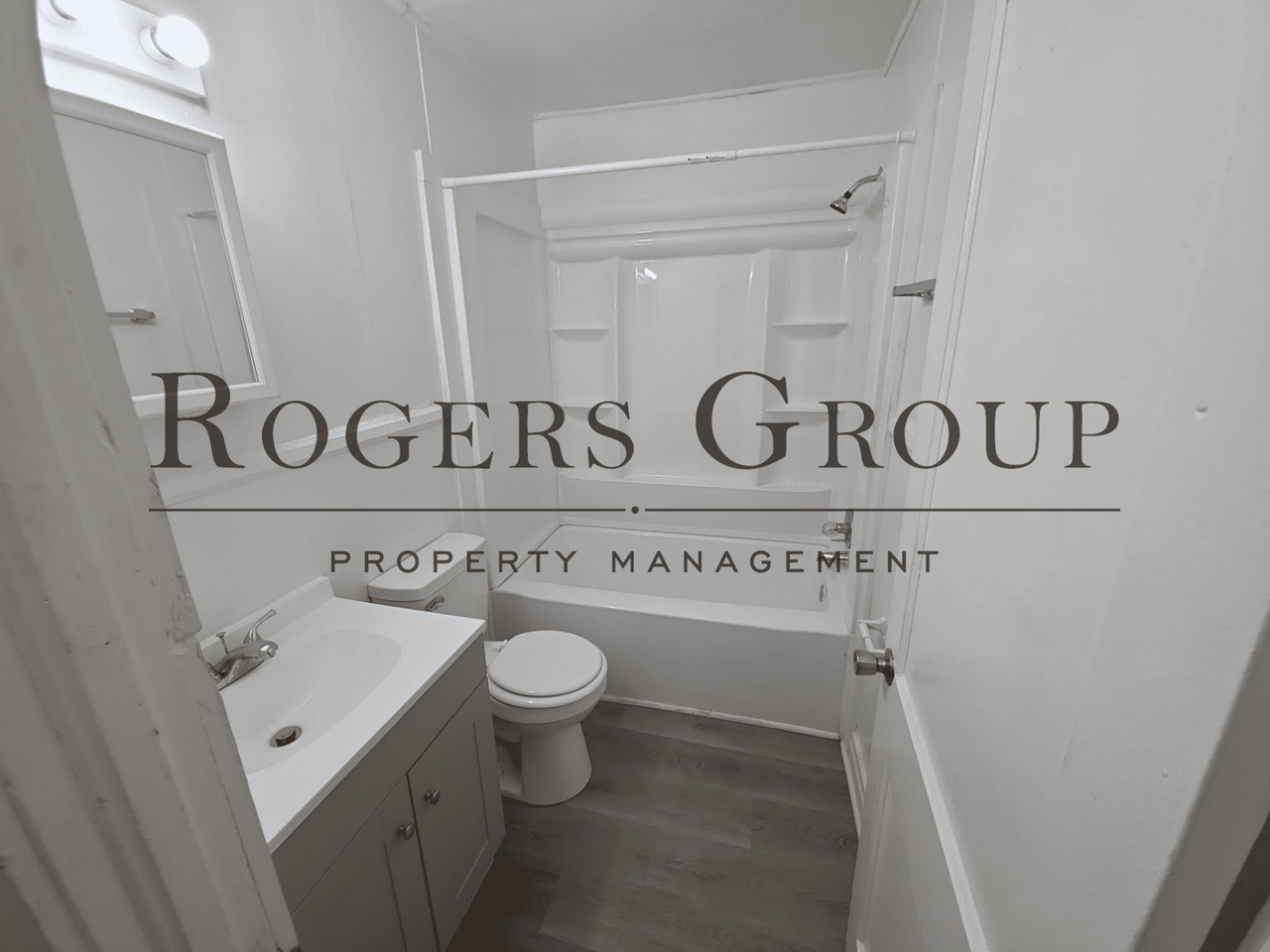 980 Burr St - Photo 7 of 11