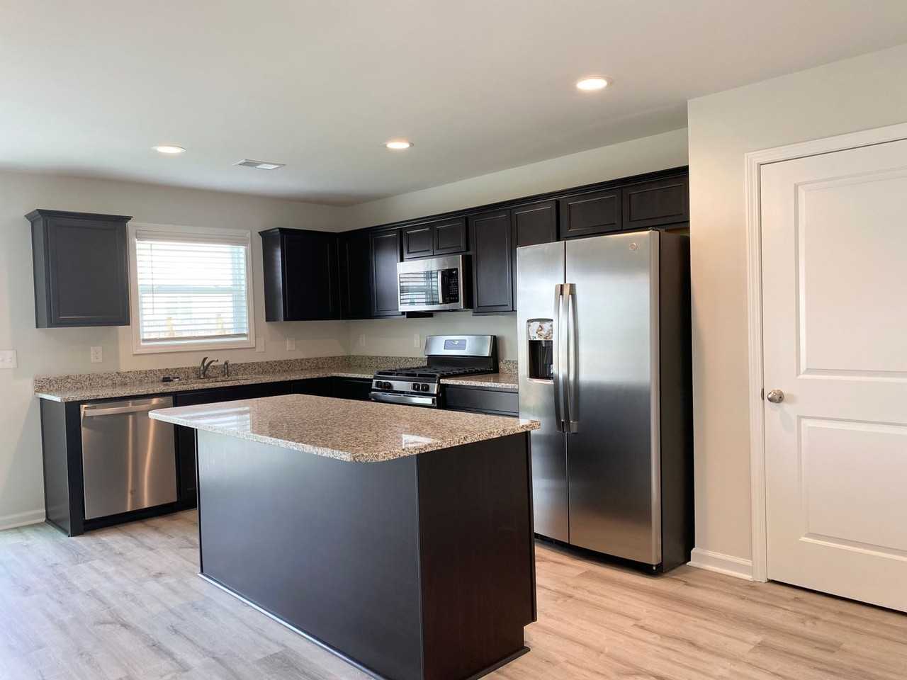 1642 Farshaw Way - Photo 6 of 26