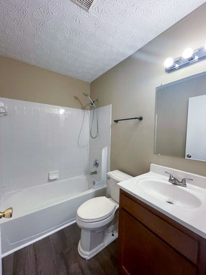 3646 Roll Call Dr - Photo 6 of 15