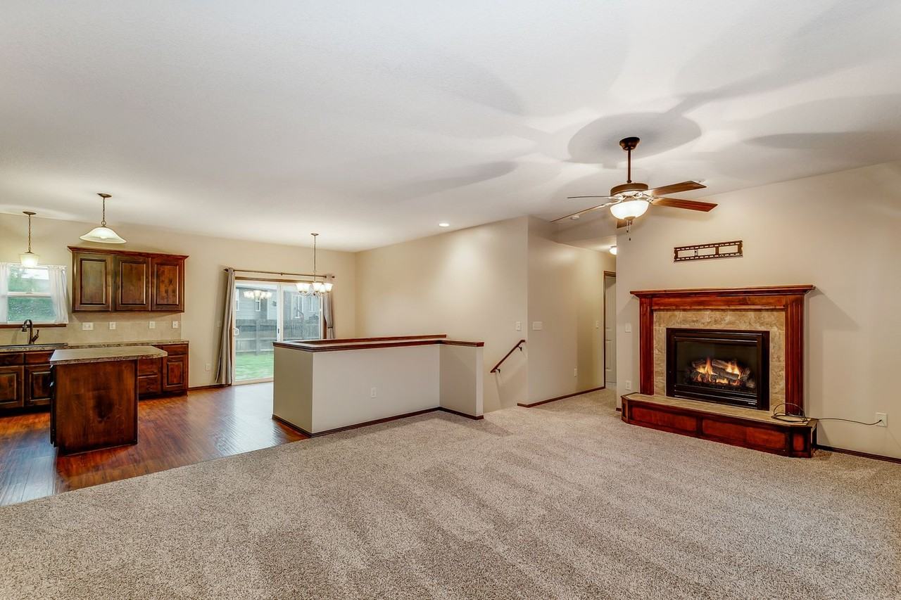 3056 N Rough Creek Rd - Photo 2 of 10