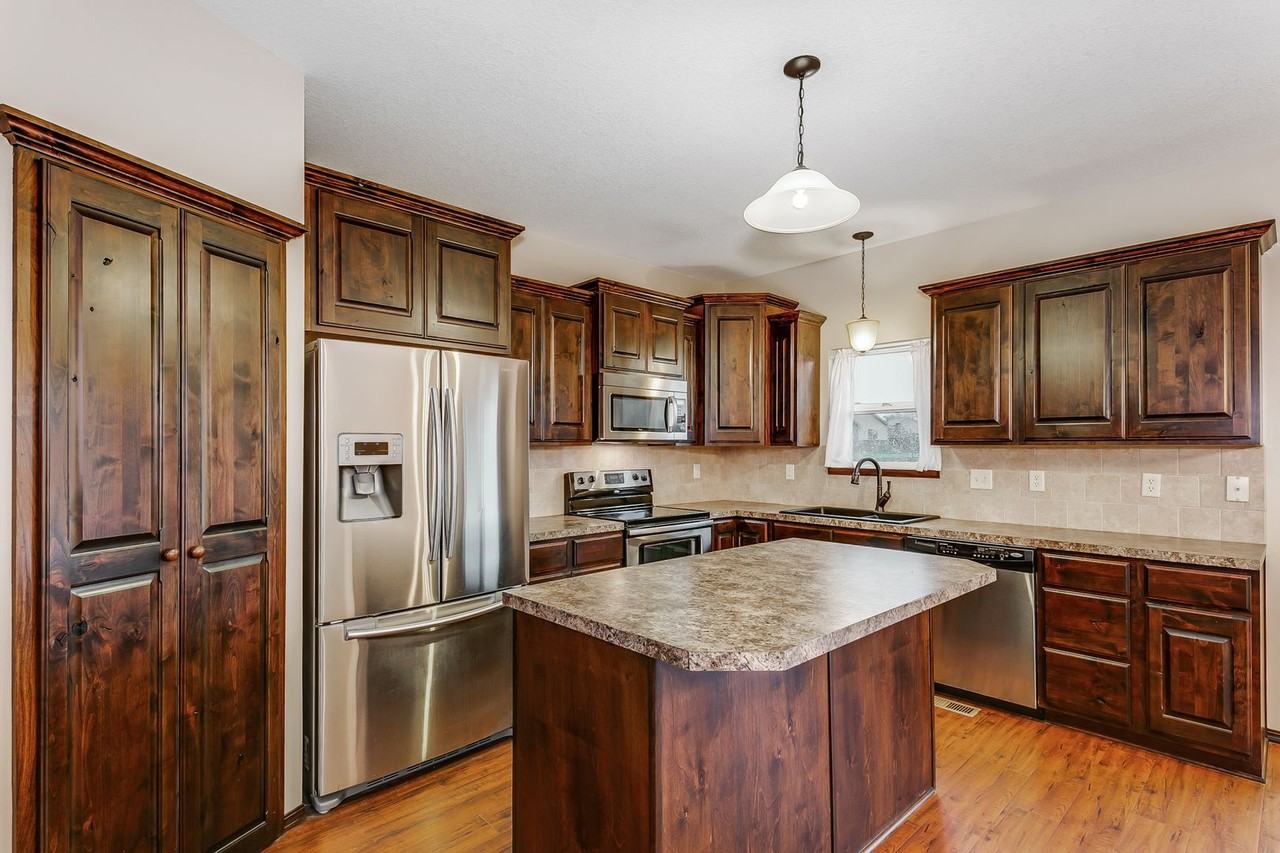 3056 N Rough Creek Rd - Photo 3 of 10