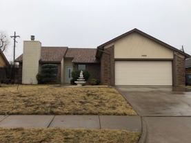 1405 Se Hillcrest Ave - Photo 1 of 1