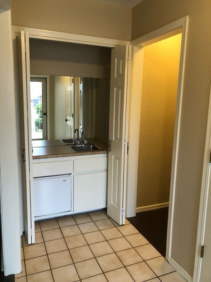 1405 Se Hillcrest Ave - Photo 3 of 26