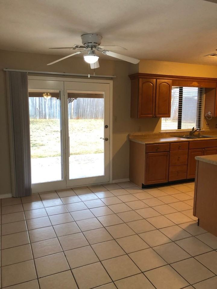 1405 Se Hillcrest Ave - Photo 6 of 26