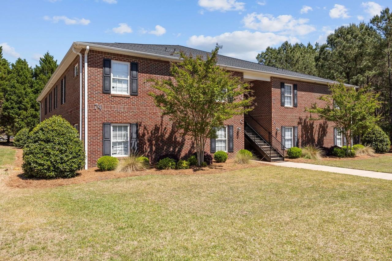 74 Fantasy Ln #D - Photo 3 of 37