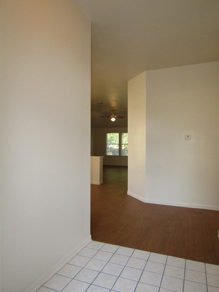 122 Little Lake Rd - Photo 5 of 38