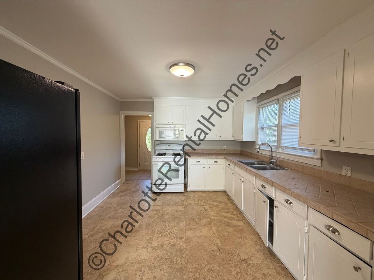 266 Georgia St Sw - Photo 4 of 9