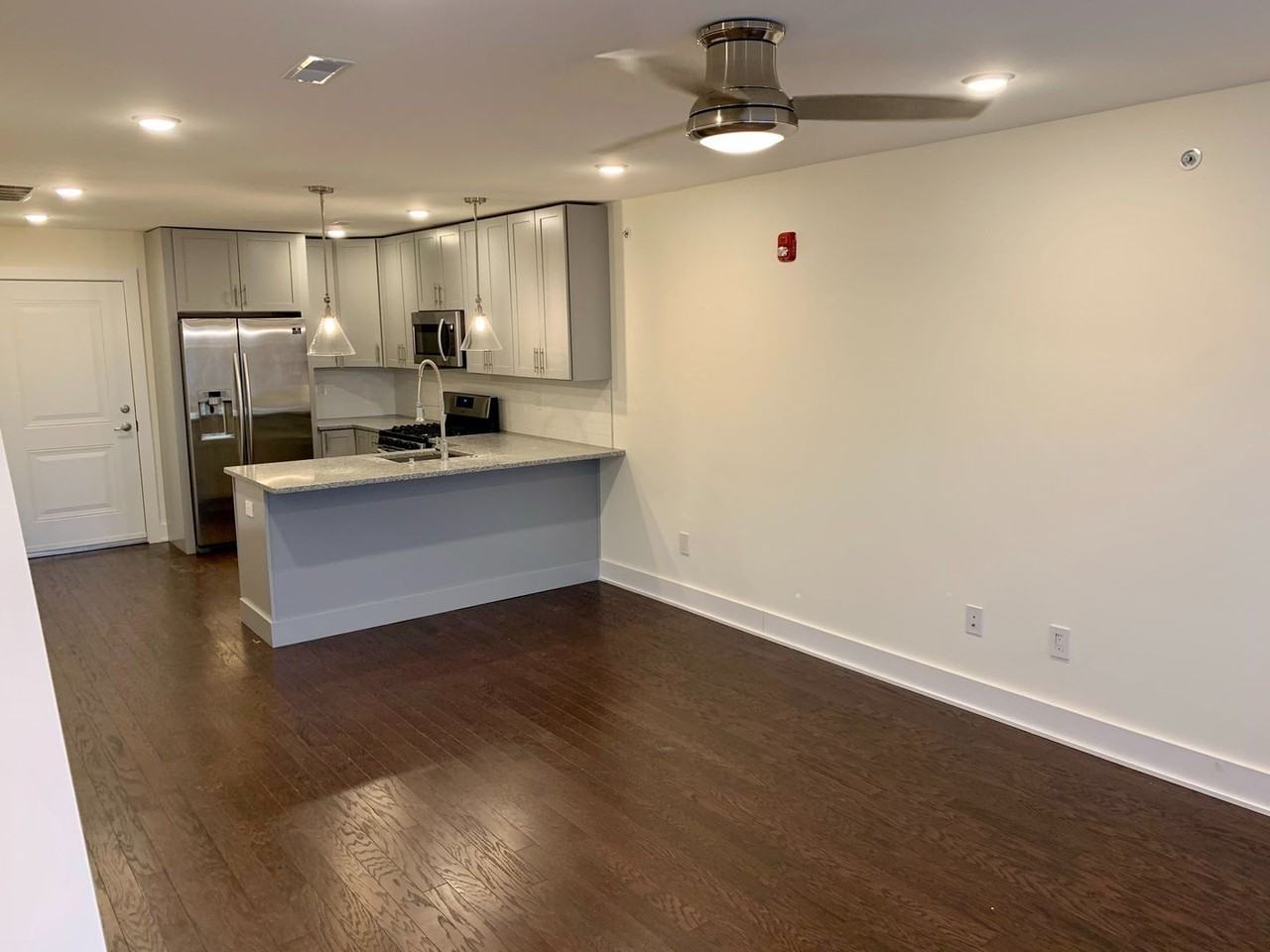 1940 N 6th St #3 - Photo 6 of 34