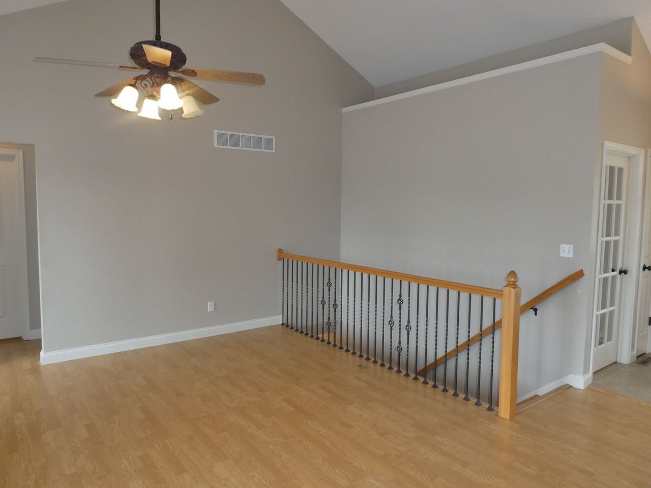 2208 Limestone Ave - Photo 4 of 24