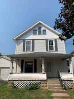 featured image of 206 E 10th St