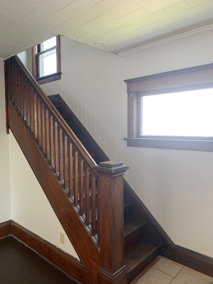 206 E 10th St - Photo 3 of 14