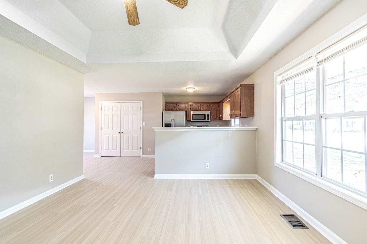 1811 Harbor Dr - Photo 4 of 24