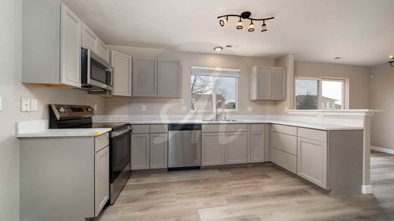 6433 Aquatic Cir - Photo 6 of 19