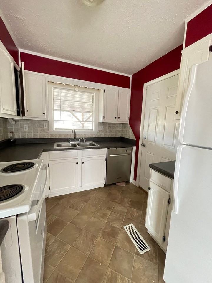 4824 S 23rd West Ave - Photo 4 of 12