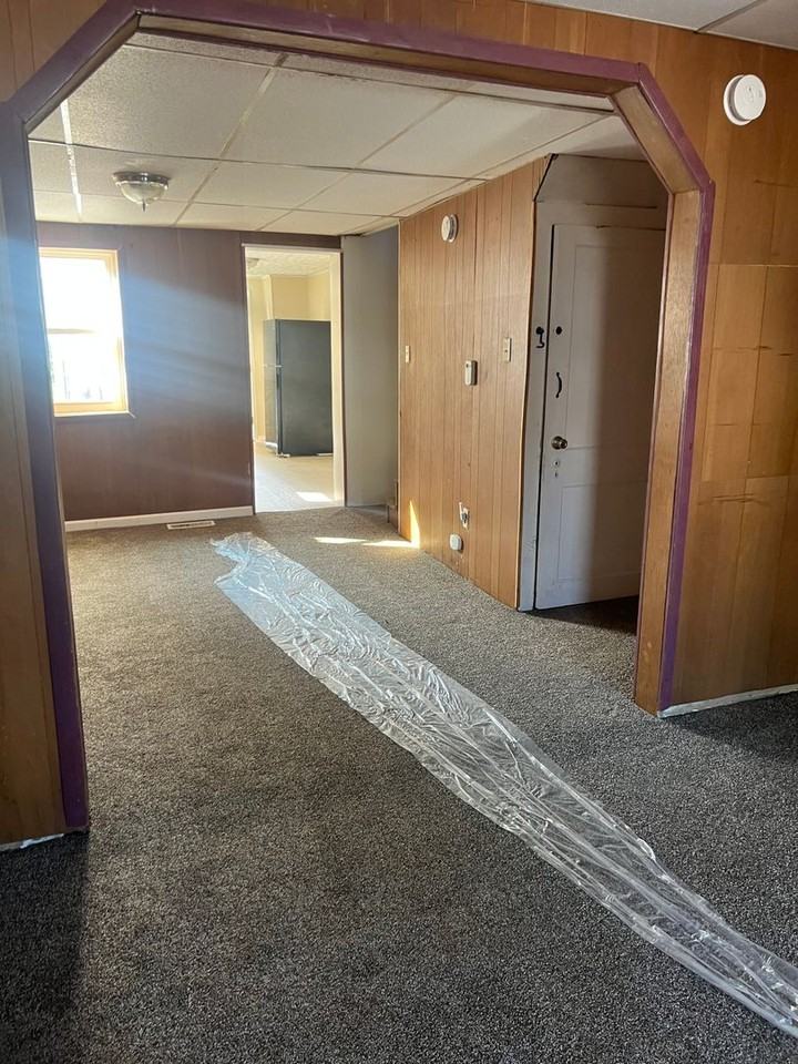 564 Salem Ave - Photo 2 of 16