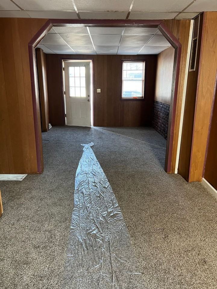 564 Salem Ave - Photo 3 of 16