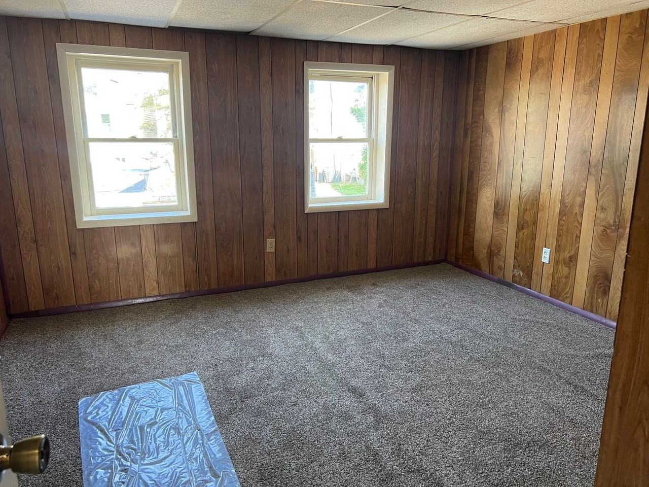 564 Salem Ave - Photo 7 of 16