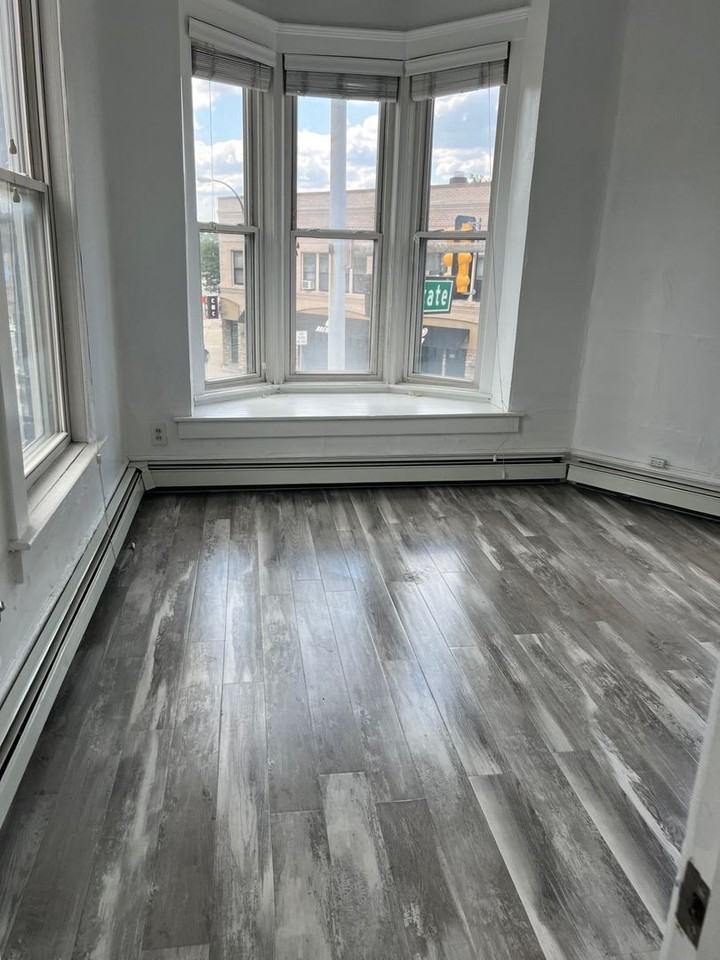 816 S.State - Photo 7 of 13