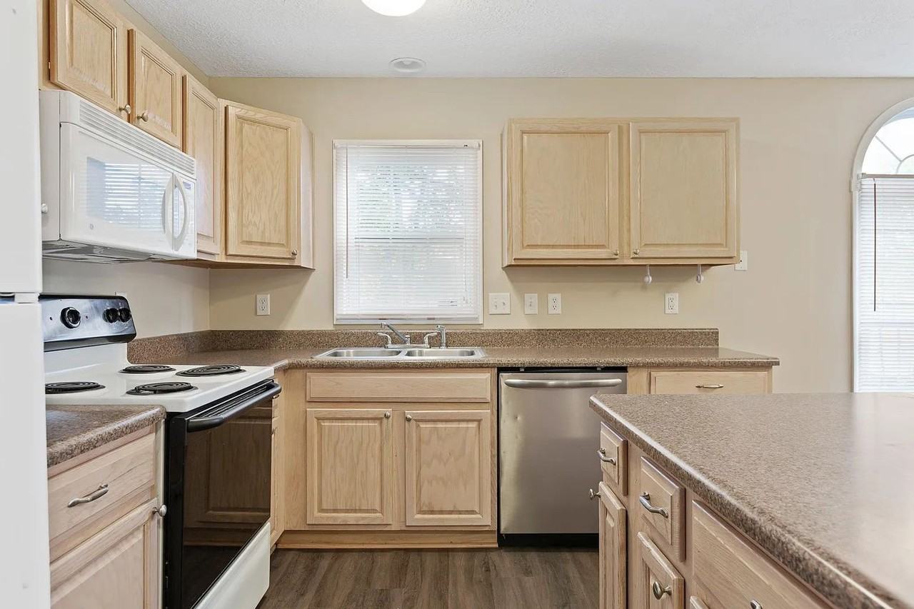 1705 Bailey Ave - Photo 2 of 14