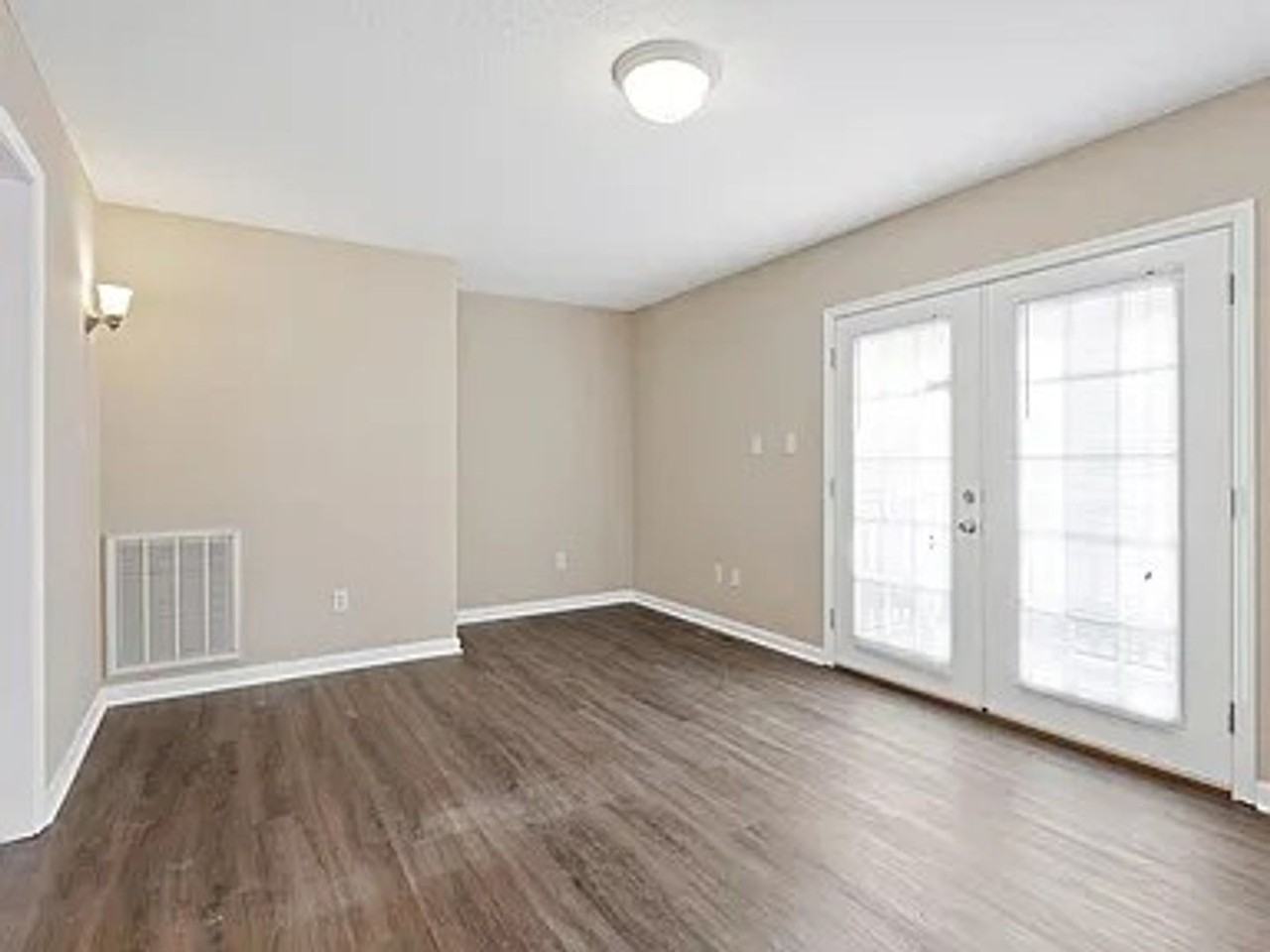 1705 Bailey Ave - Photo 4 of 14