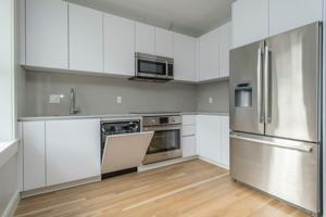 featured image of 35 South St