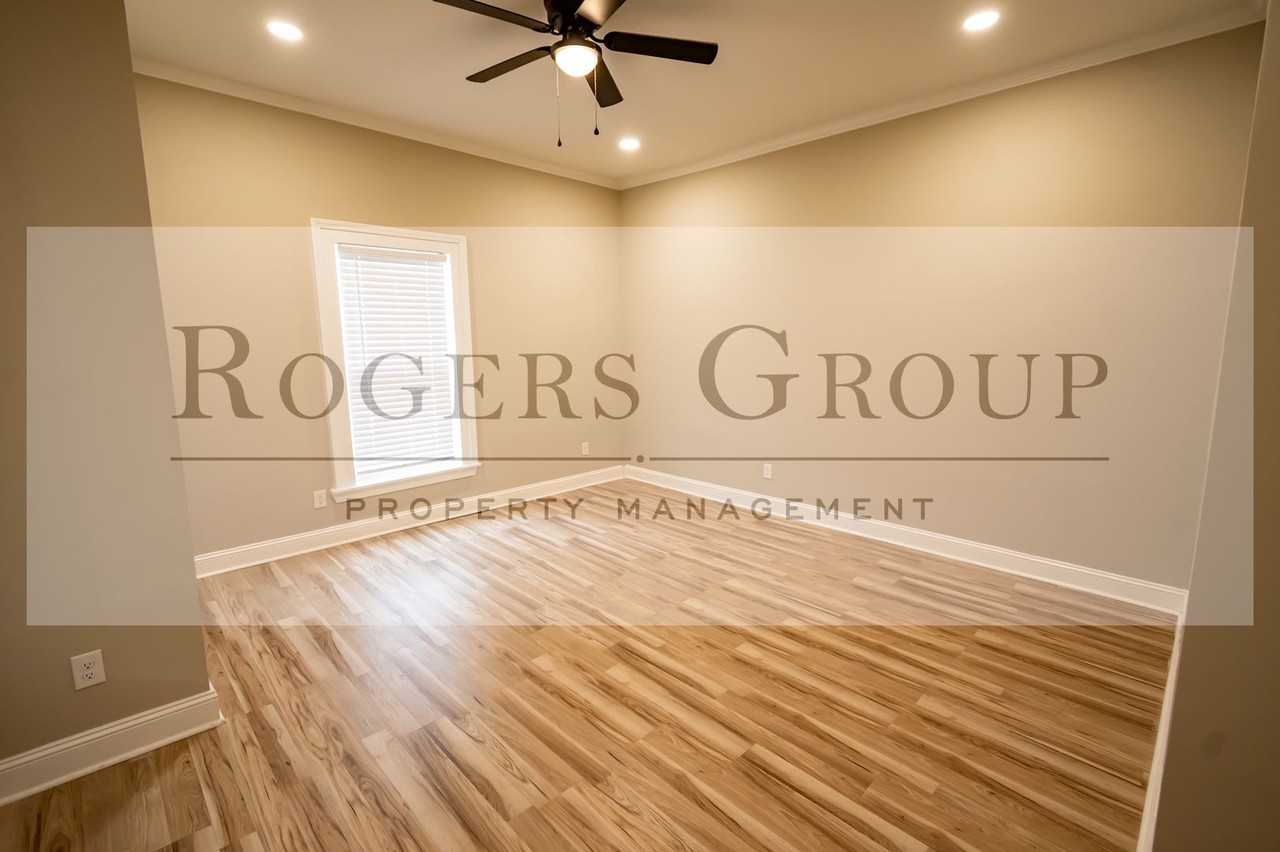 318 Bowen St - Photo 4 of 8