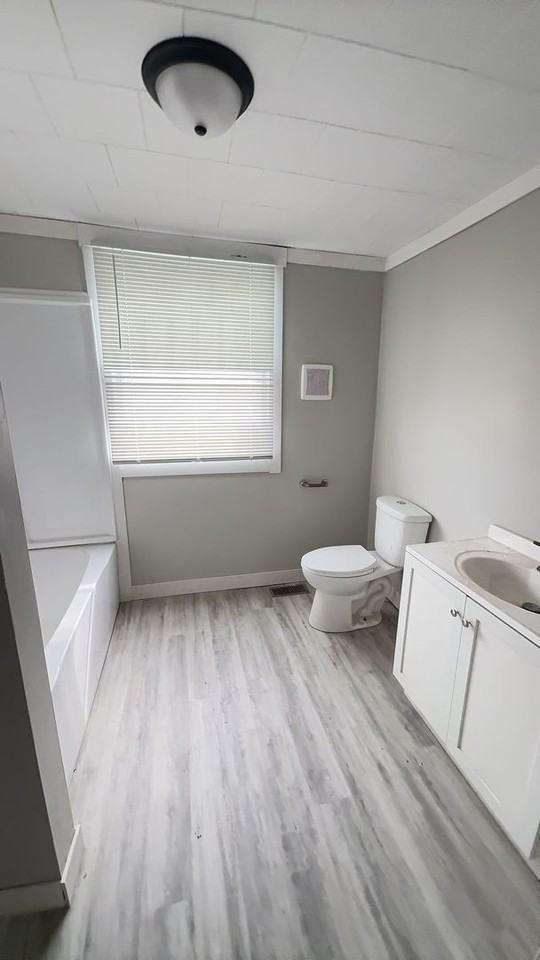 1807 S Walnut St - Photo 5 of 5