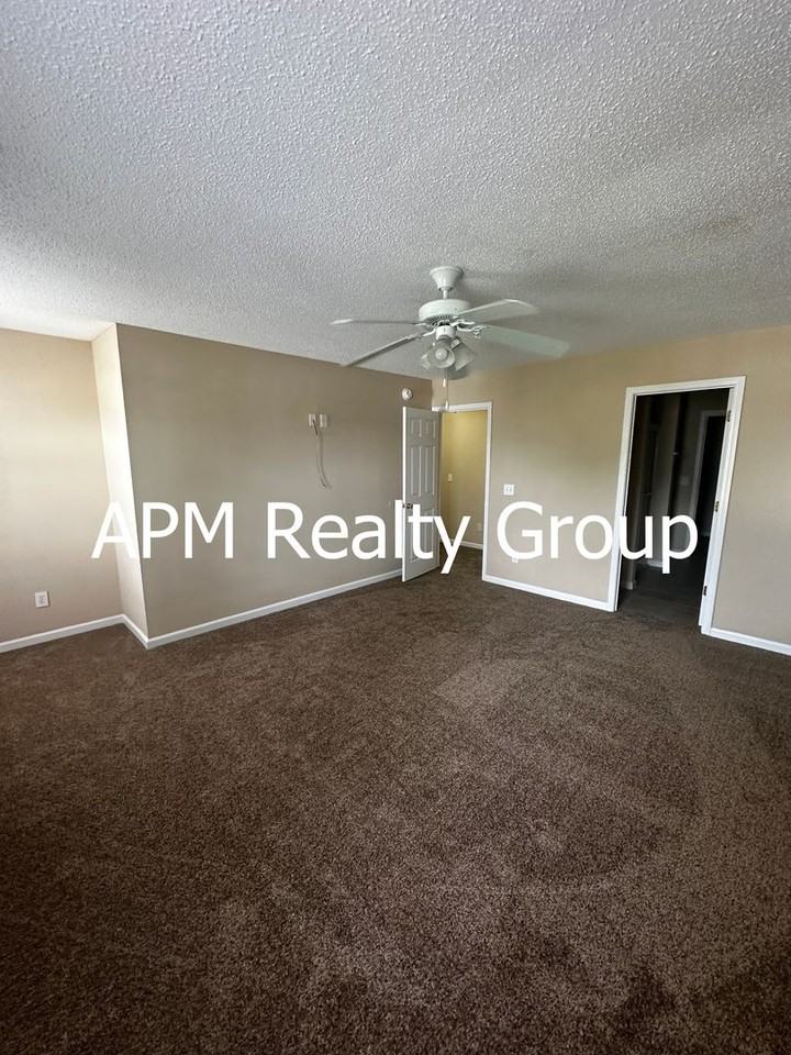 252 Bassett Loop - Photo 2 of 16