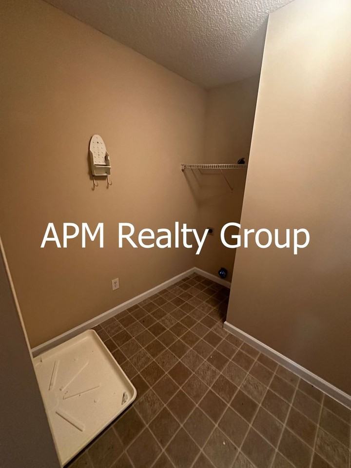 252 Bassett Loop - Photo 6 of 16