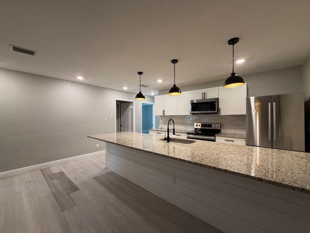 2728 14th Ave S - Photo 6 of 14
