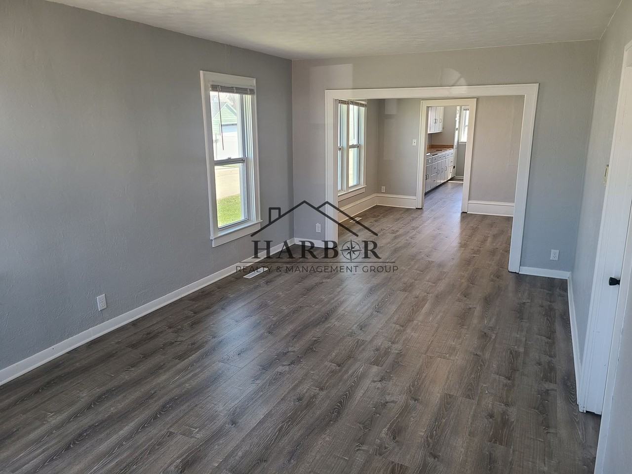 1204 1st Ave Ne - Photo 7 of 20