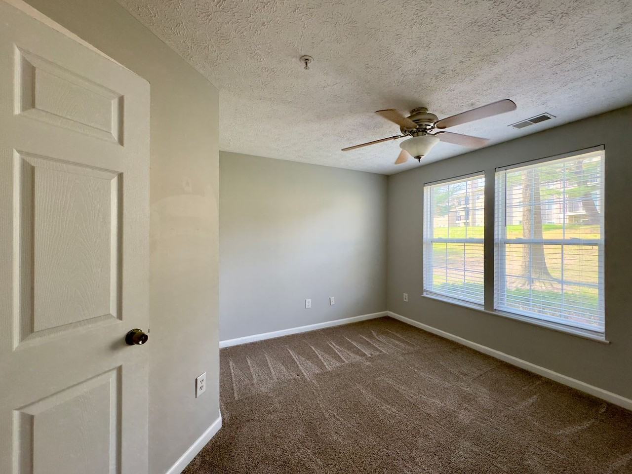 8216 Cypress Mill Rd - Photo 4 of 14