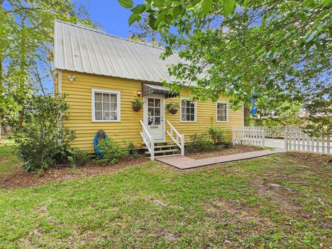 514 Foreman Dr - Photo 2 of 50