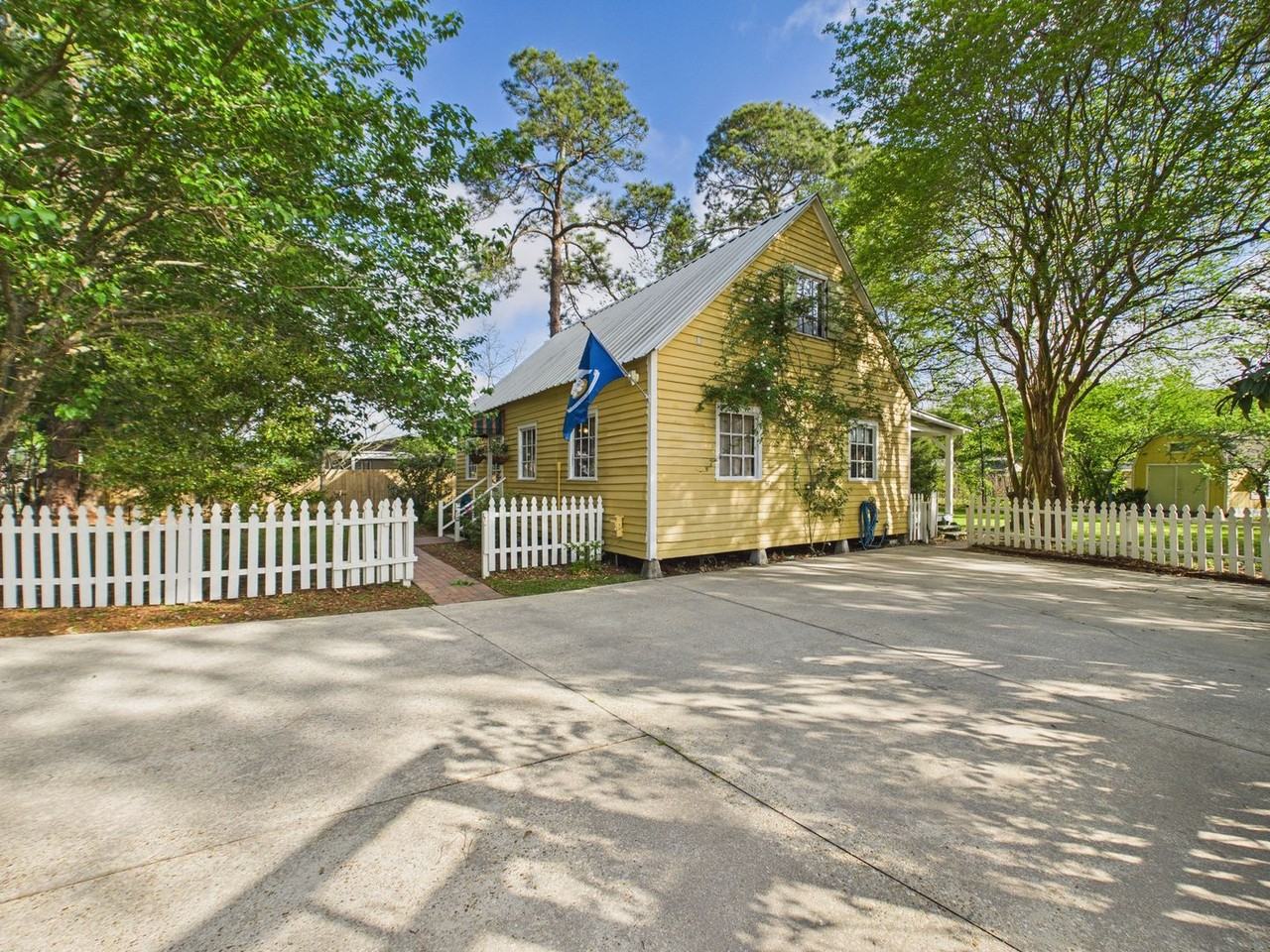 514 Foreman Dr - Photo 3 of 50