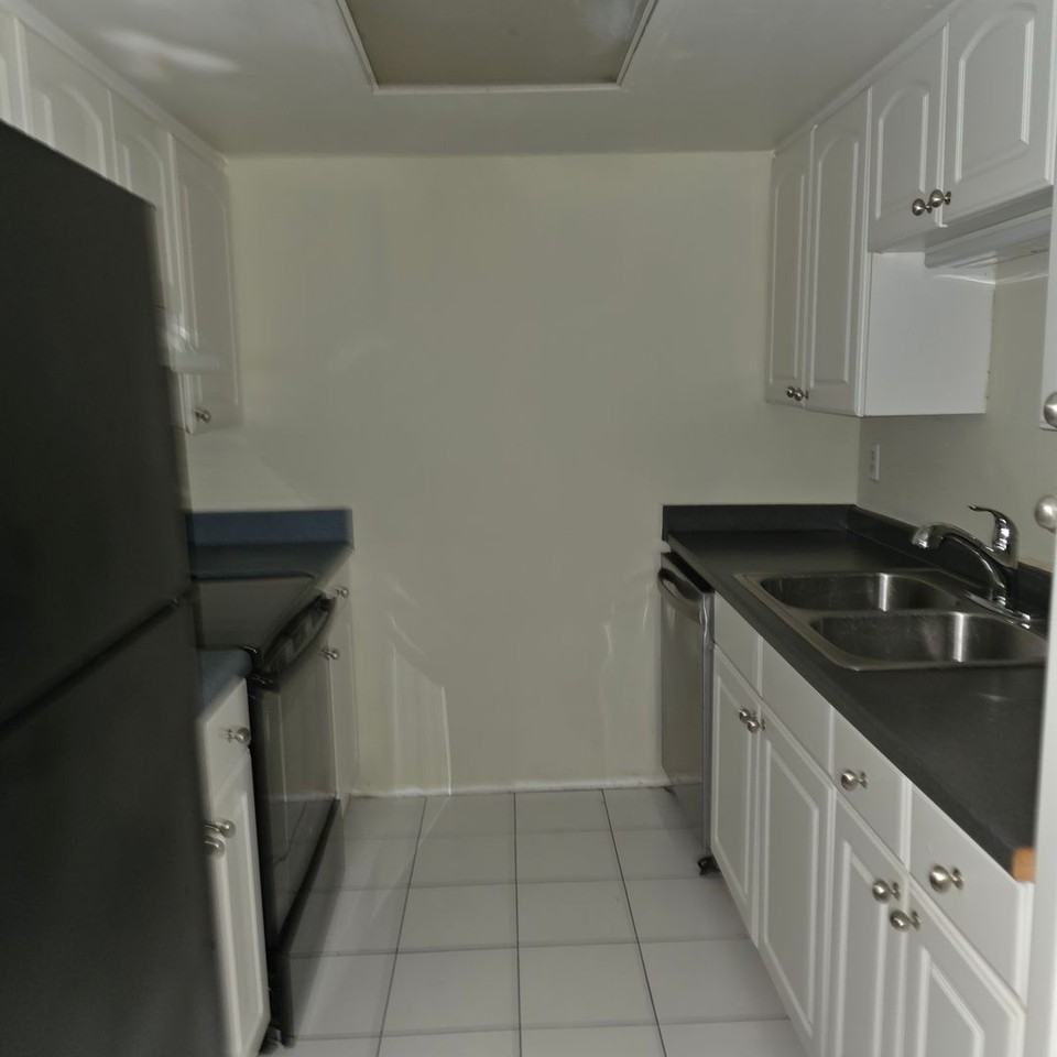 922 Lake Destiny Rd - Photo 5 of 17