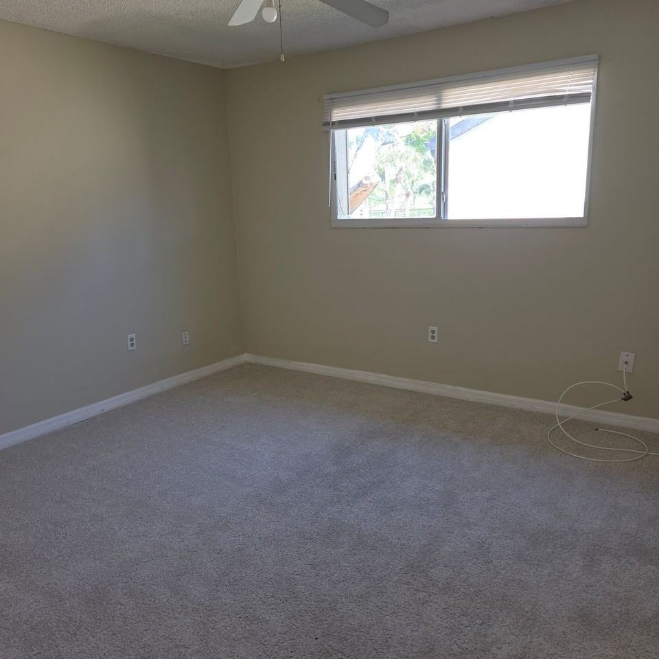922 Lake Destiny Rd - Photo 6 of 17