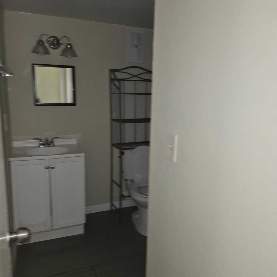 922 Lake Destiny Rd - Photo 7 of 17