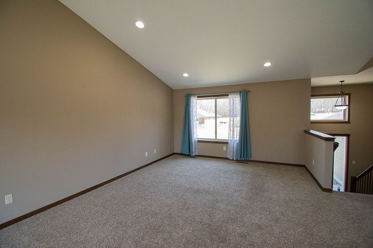 6775 Gaillardia Dr Nw - Photo 6 of 28