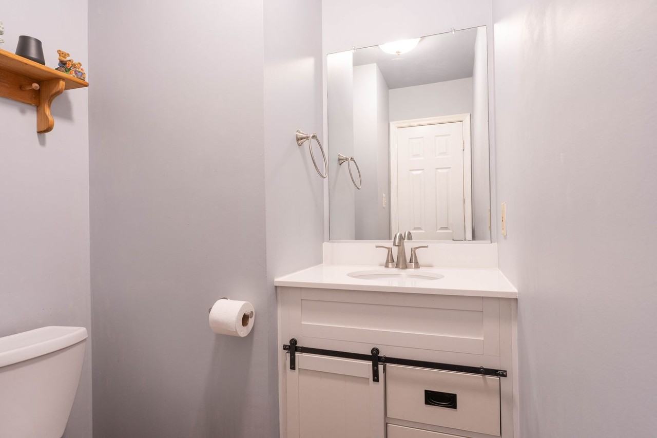 4683 Joanna Ct - Photo 7 of 39