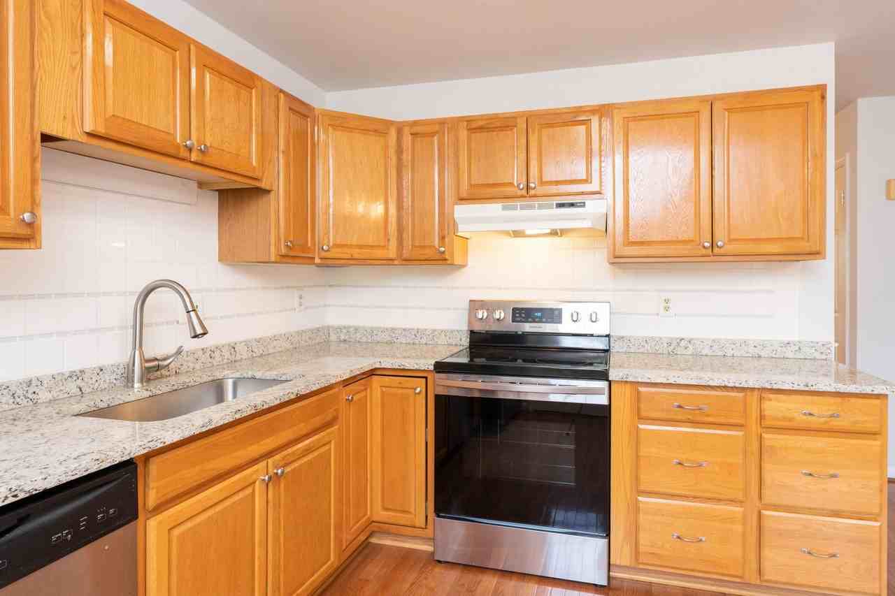 4683 Joanna Ct - Photo 6 of 39